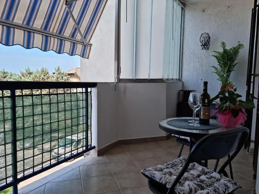 Apartman Neva ,Prostrani Stan U Blizini Mora Πούλα 0*,  Κροατία